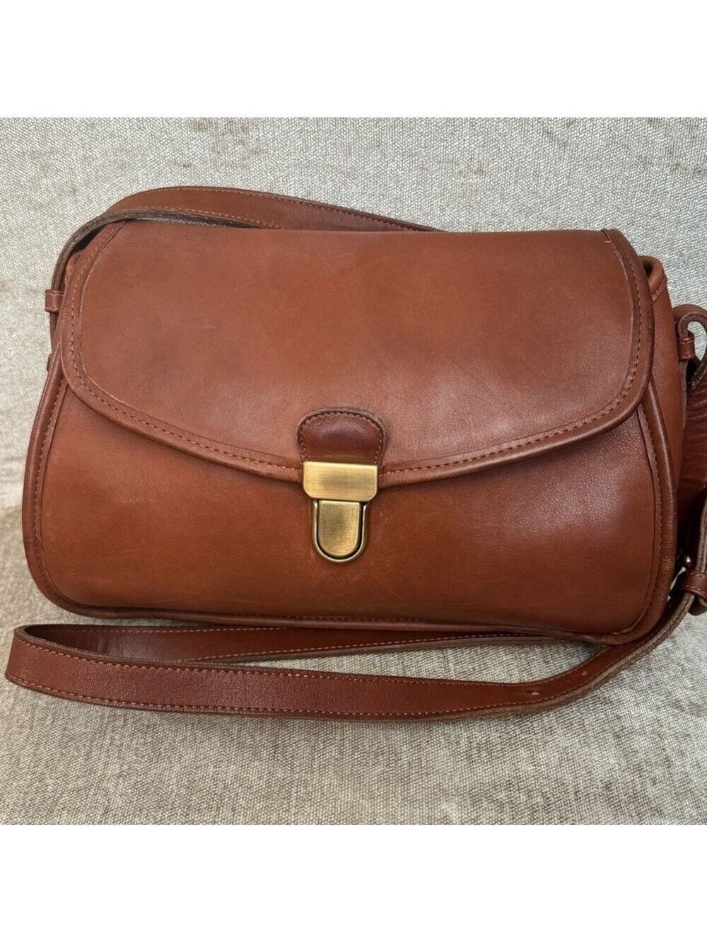 VINTAGE COACH GILFORD BAG - EUC British Tan, original hang tag. Gorgeous Bag